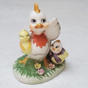 Chicken Mother Hen with Chicks Figurine Anthropomorphic Whimsy Cottage Core